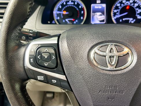 Used 2016 Toyota Camry XLE w/ Advanced Technology Package FWD image 18