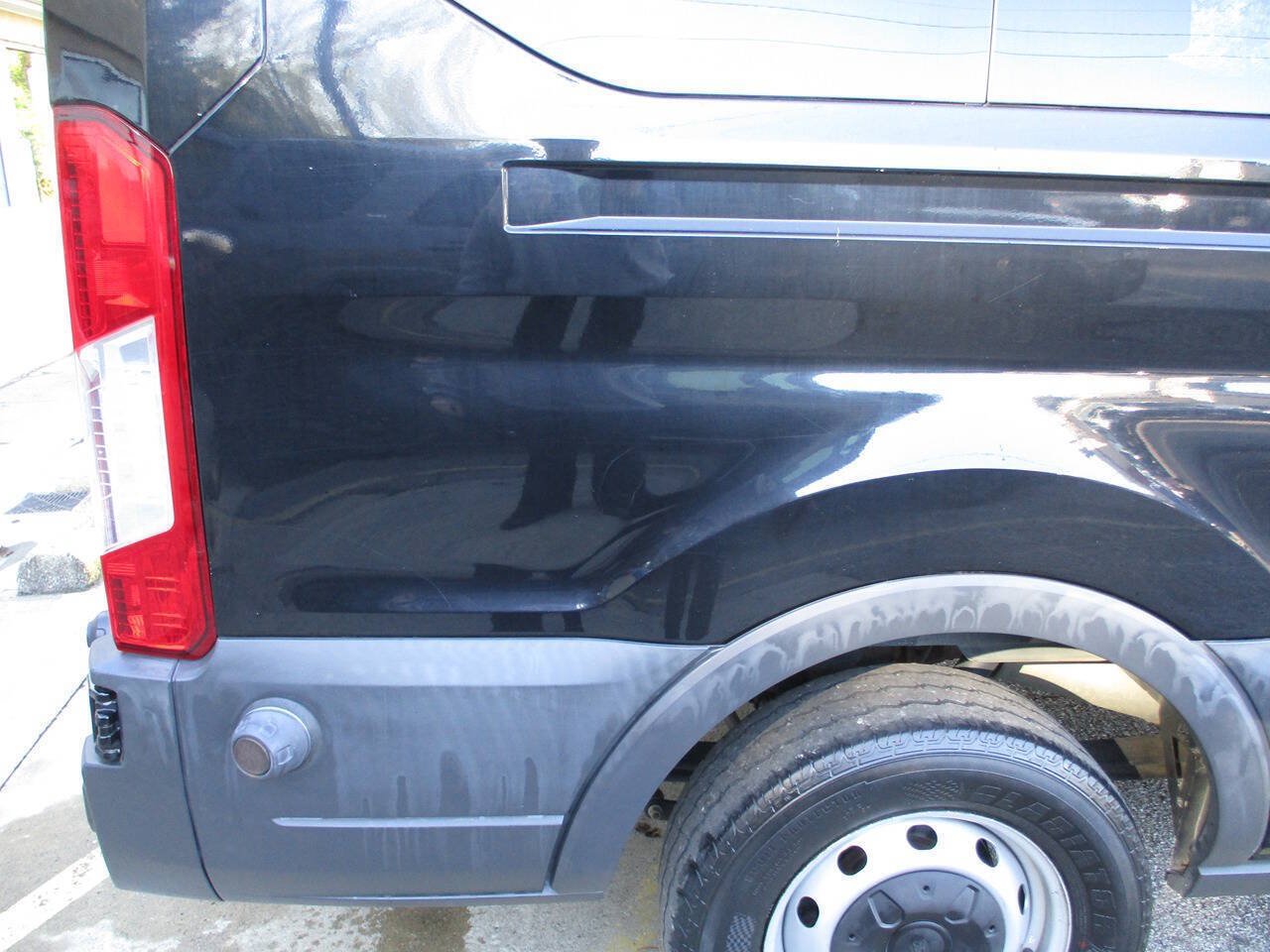 Used 2018 Ford Transit 350 XL RWD image 19
