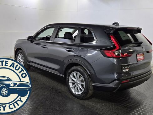 Used 2024 Honda CR-V EX image 5