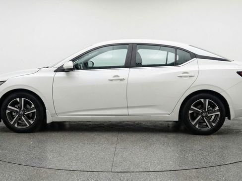 Used 2025 Nissan Sentra SV FWD image 5