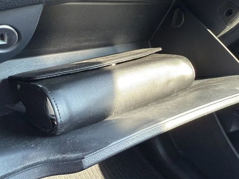 Used 2017 Hyundai Santa Fe Limited image 32