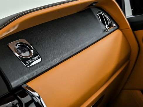 Used 2022 Rolls-Royce Cullinan w/ Dark Exterior Package image 40