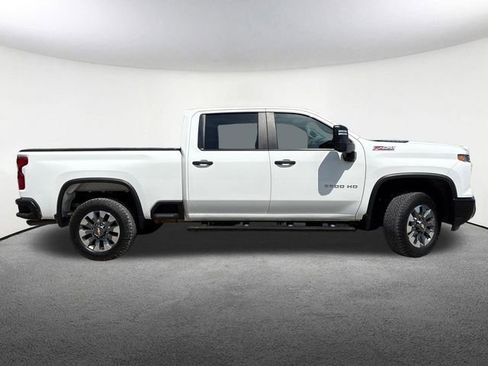 Used 2024 Chevrolet Silverado 2500 Custom AWD/4WD image 18