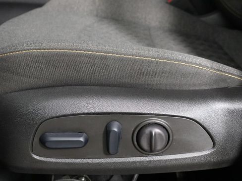 Used 2023 Chevrolet Equinox LT FWD image 24