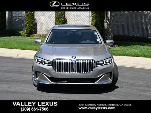 Used 2022 BMW 750i xDrive AWD/4WD image 2