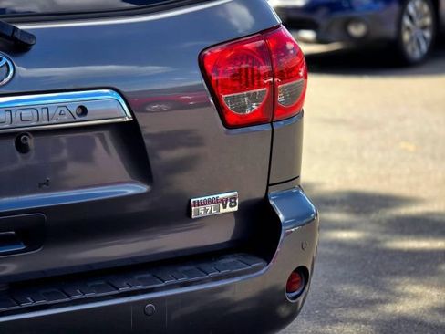 Used 2011 Toyota Sequoia Limited AWD/4WD image 8