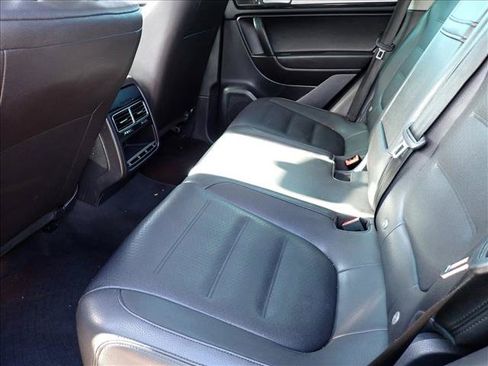 Used 2013 Volkswagen Touareg Sport AWD/4WD image 10