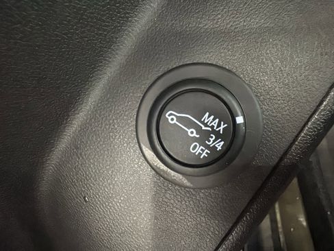 Used 2024 Chevrolet Equinox LT AWD/4WD image 25