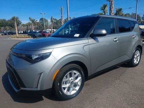 Certified 2025 Kia Soul LX w/ LX Technology Package image 1