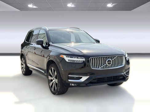 Certified 2024 Volvo XC90 B6 Plus w/ Protection Package Premier AWD/4WD image 7