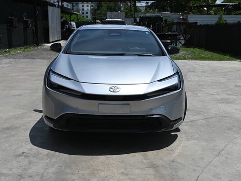 Used 2024 Toyota Prius Limited FWD image 3