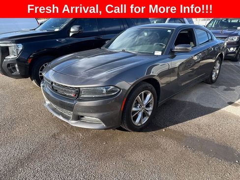 Used 2022 Dodge Charger SXT w/ Driver Convenience Group image 2