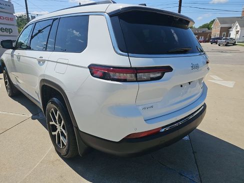 Certified 2025 Jeep Grand Cherokee L Limited w/ Luxury Tech Group II AWD/4WD image 13