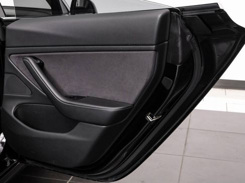 Used 2018 Tesla Model 3 Long Range image 49