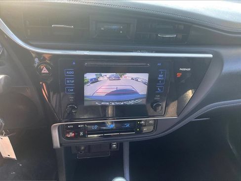 Used 2017 Toyota Corolla SE w/ Carpet Mat Package (TMS) FWD image 13