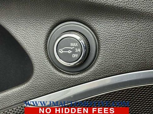 Used 2021 Buick Enclave Essence image 41