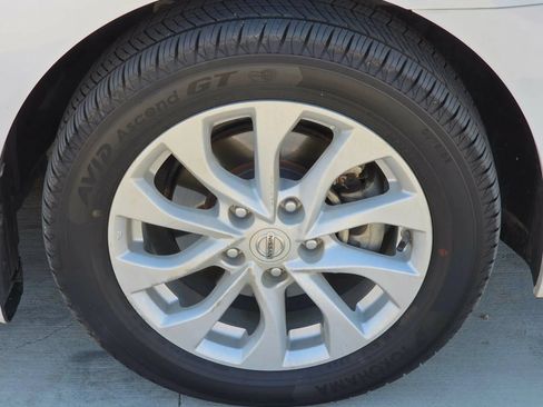 Used 2019 Nissan Sentra SV FWD image 32