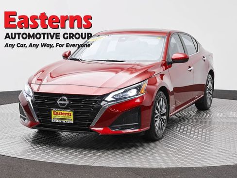 Used 2024 Nissan Altima 2.5 SV w/ SV Premium Package AWD/4WD image 1