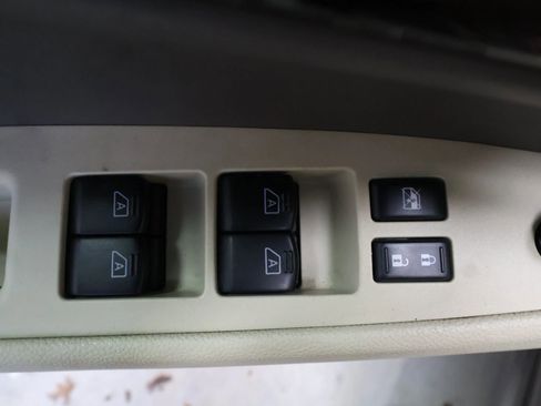 Used 2011 INFINITI G37 Journey w/ Premium Pkg image 15