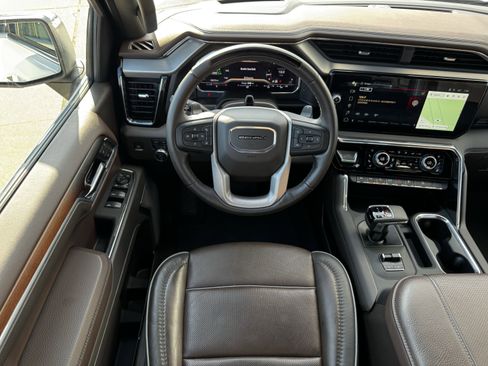 Used 2025 GMC Sierra 1500 Denali AWD/4WD image 14