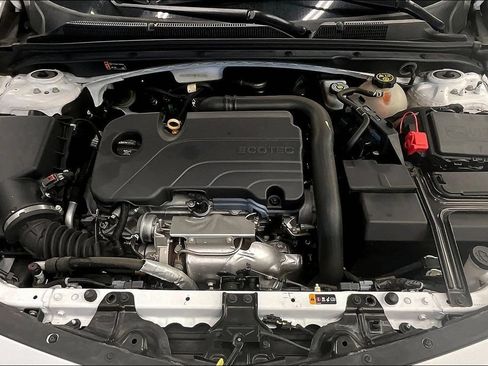 Used 2021 Chevrolet Malibu LT FWD image 9