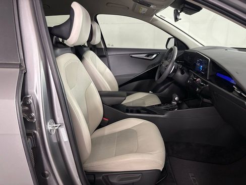 Used 2023 Kia Niro EX FWD image 42