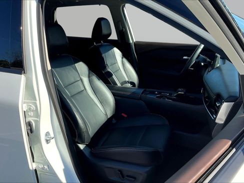 Used 2023 Nissan Rogue SL w/ SL Premium Package FWD image 9