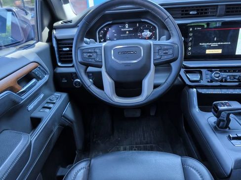 Used 2023 GMC Sierra 1500 Denali w/ Denali Reserve Package AWD/4WD image 3