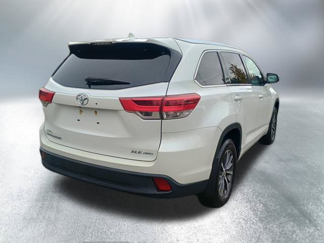 Used 2017 Toyota Highlander XLE AWD/4WD image 5
