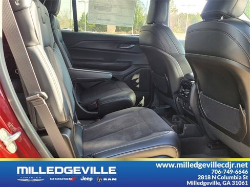 New 2024 Jeep Grand Cherokee L Altitude image 16