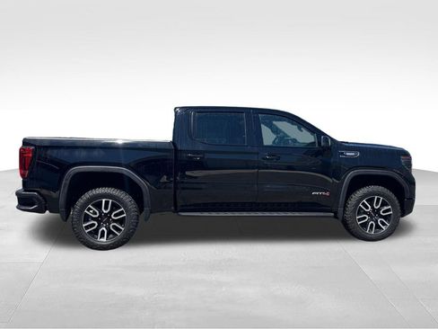 Used 2025 GMC Sierra 1500 AT4 w/ AT4 Premium Package AWD/4WD image 17