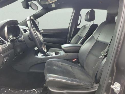 Used 2018 Jeep Grand Cherokee Altitude RWD image 16