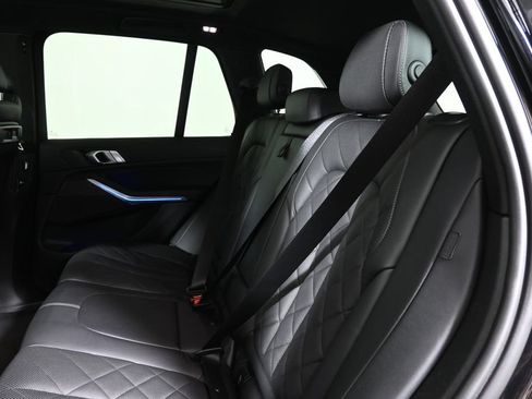 Used 2023 BMW X5 xDrive40i w/ Premium Package AWD/4WD image 4