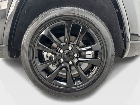 Used 2022 Jeep Grand Cherokee Laredo X RWD image 50