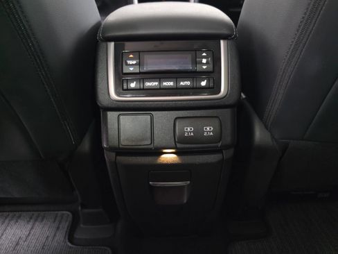Used 2022 Subaru Ascent Limited w/ Technology Package AWD/4WD image 25