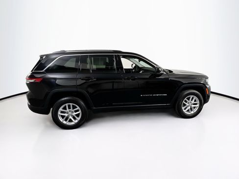 Used 2023 Jeep Grand Cherokee Laredo w/ Luxury Tech Group I AWD/4WD image 4
