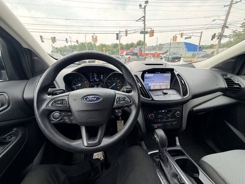 Used 2018 Ford Escape SE w/ SE Sync 3 Package FWD image 3