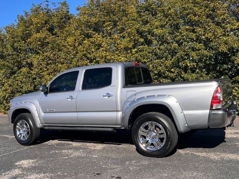 Used 2015 Toyota Tacoma PreRunner w/ Limited Package image 5
