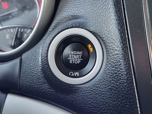 Used 2017 Dodge Journey SXT w/ Comfort/Convenience Group image 31