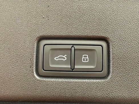 Used 2023 Audi Q4 e-tron Prestige w/ Black Optic Package image 25