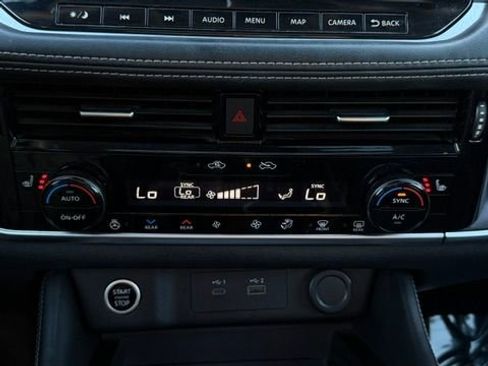 Used 2021 Nissan Rogue SL w/ Premium Package image 40