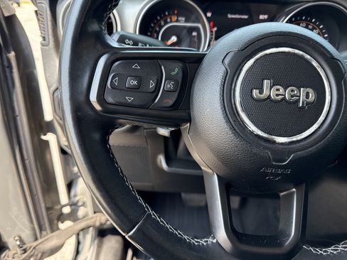 Used 2021 Jeep Gladiator Sport AWD/4WD image 22