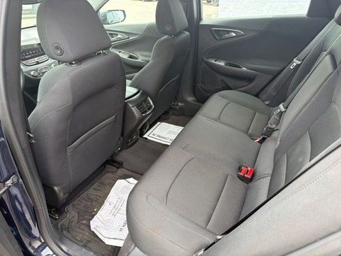 Used 2017 Chevrolet Malibu LT FWD image 15