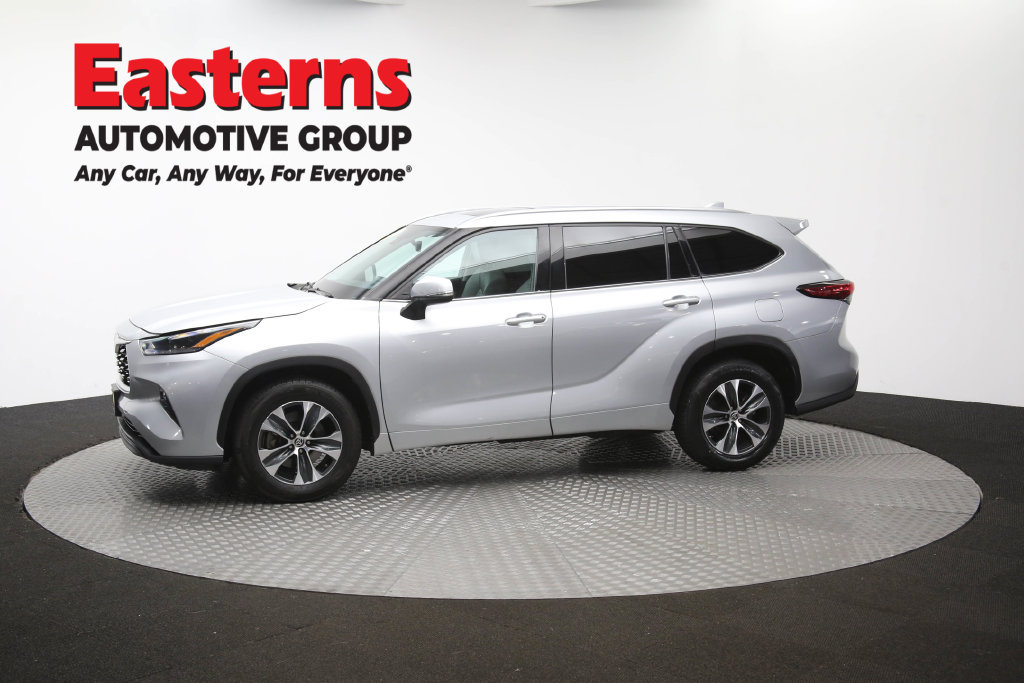 Used 2021 Toyota Highlander XLE FWD image 65