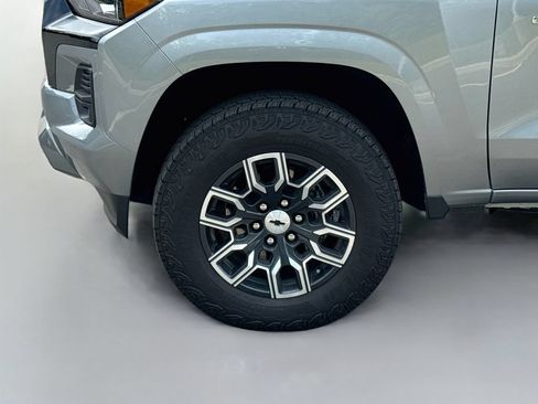 Used 2026 Chevrolet Colorado Z71 w/ Technology Package AWD/4WD image 36