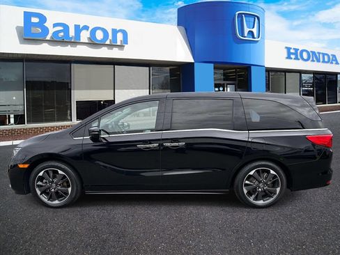 Used 2023 Honda Odyssey Elite image 3
