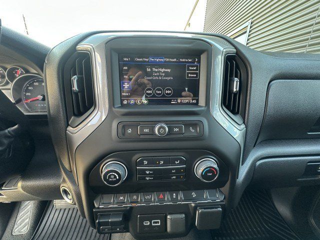 Used 2023 Chevrolet Silverado 1500 Custom Trail Boss AWD/4WD image 15