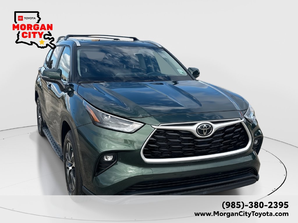 Used 2025 Toyota Highlander XLE FWD image 1