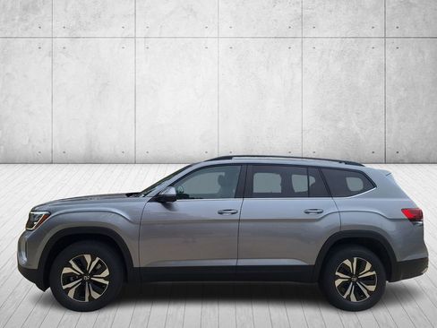 New 2026 Volkswagen Atlas SE image 2