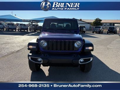 New 2026 Jeep Gladiator Sport